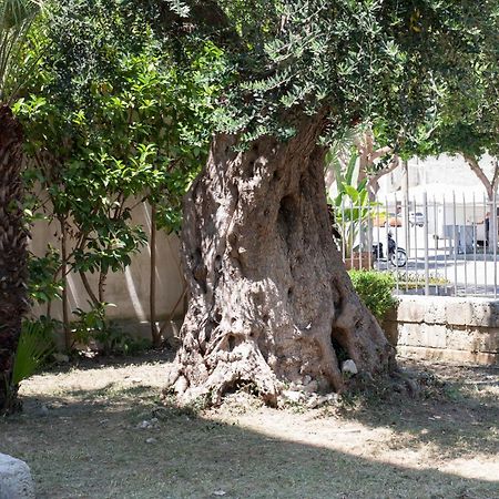 B&B Piazza Libertini Lecce Luaran gambar